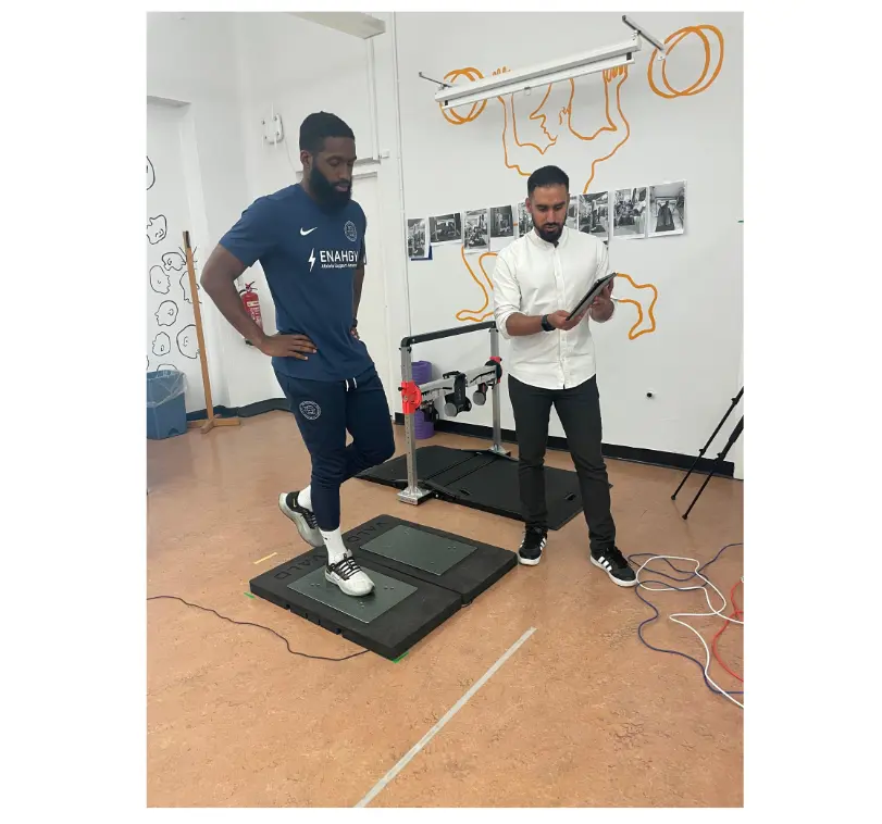 Physiotherapist Zubair Haleem conducting single leg test on ForceDecks at Barts Health (NHS Trust)